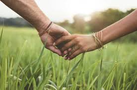 20+ Interesting Points to Discuss With Your Partner